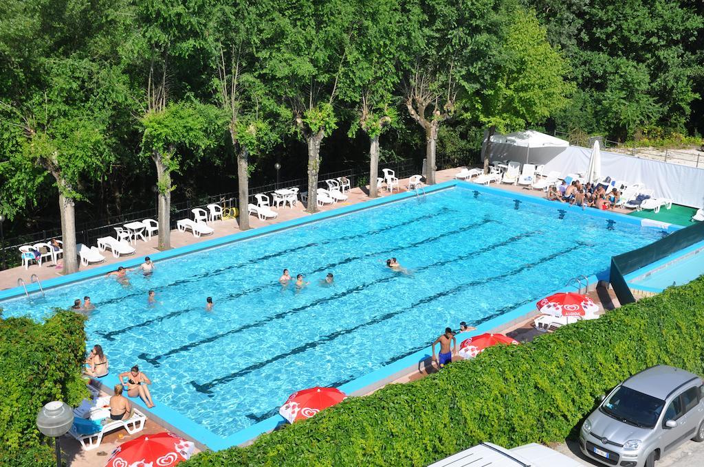Hotel Terme Di San Vittore ジェンガ エクステリア 写真