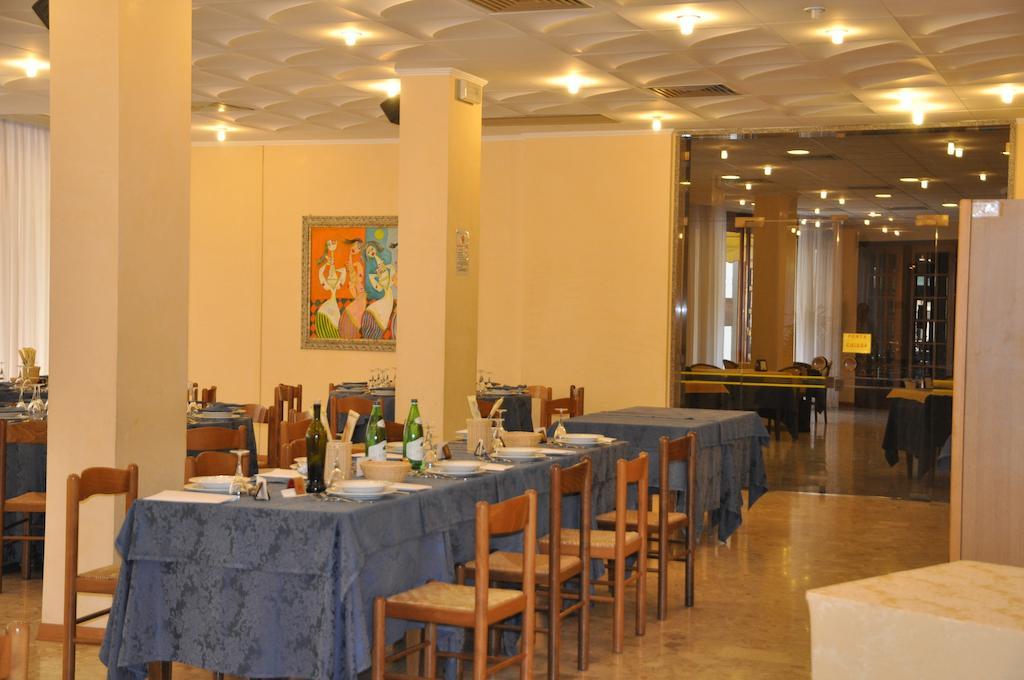 Hotel Terme Di San Vittore ジェンガ エクステリア 写真