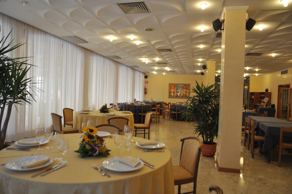 Hotel Terme Di San Vittore ジェンガ エクステリア 写真