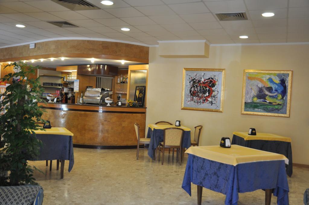 Hotel Terme Di San Vittore ジェンガ エクステリア 写真