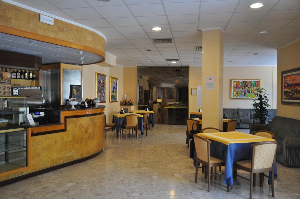 Hotel Terme Di San Vittore ジェンガ エクステリア 写真