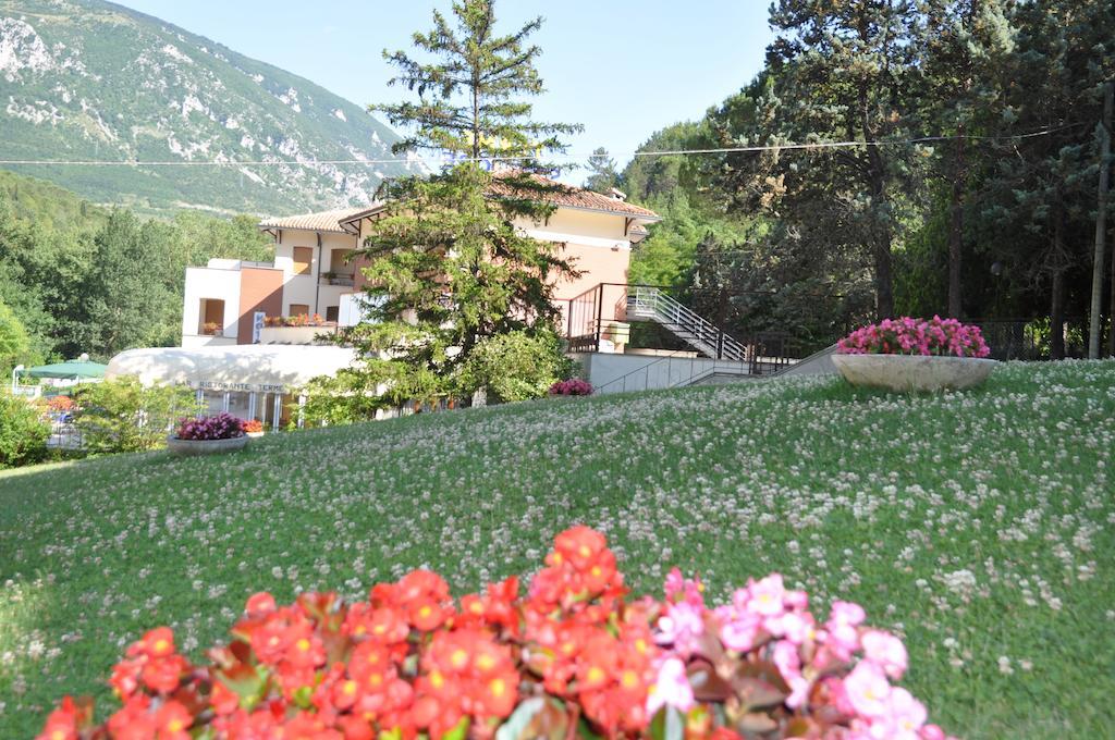 Hotel Terme Di San Vittore ジェンガ エクステリア 写真