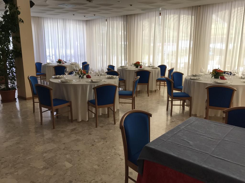 Hotel Terme Di San Vittore ジェンガ エクステリア 写真